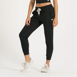 Vuori womens Performance Jogger black